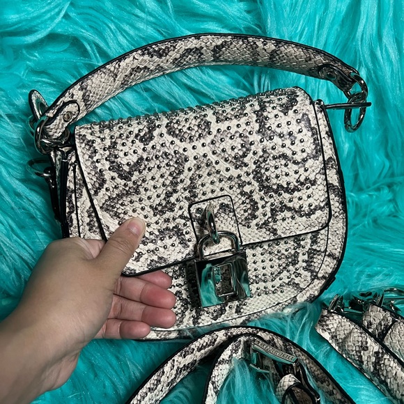 Steve Madden Handbags - STEVE MADDEN CROSSBODY BAG